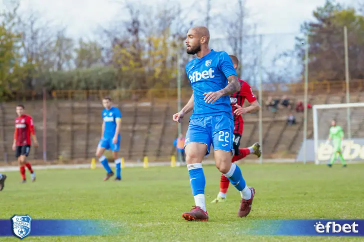 Футболисти на Спартак - Плевен продължават кариерата си в клубове от елитна лига