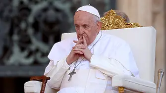 Папа Франциск се разплака, споменавайки Украйна на публична молитва (видео)