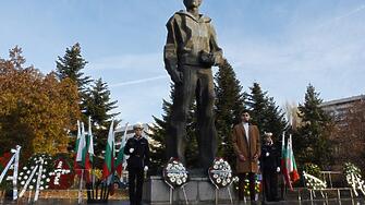 Висшето военноморско училище НиколаЙ Вапцаров отбеляза 113 годишнината от рождението на