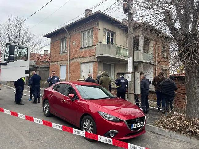 Мъж е загинал при пожар в дома си в Хасково