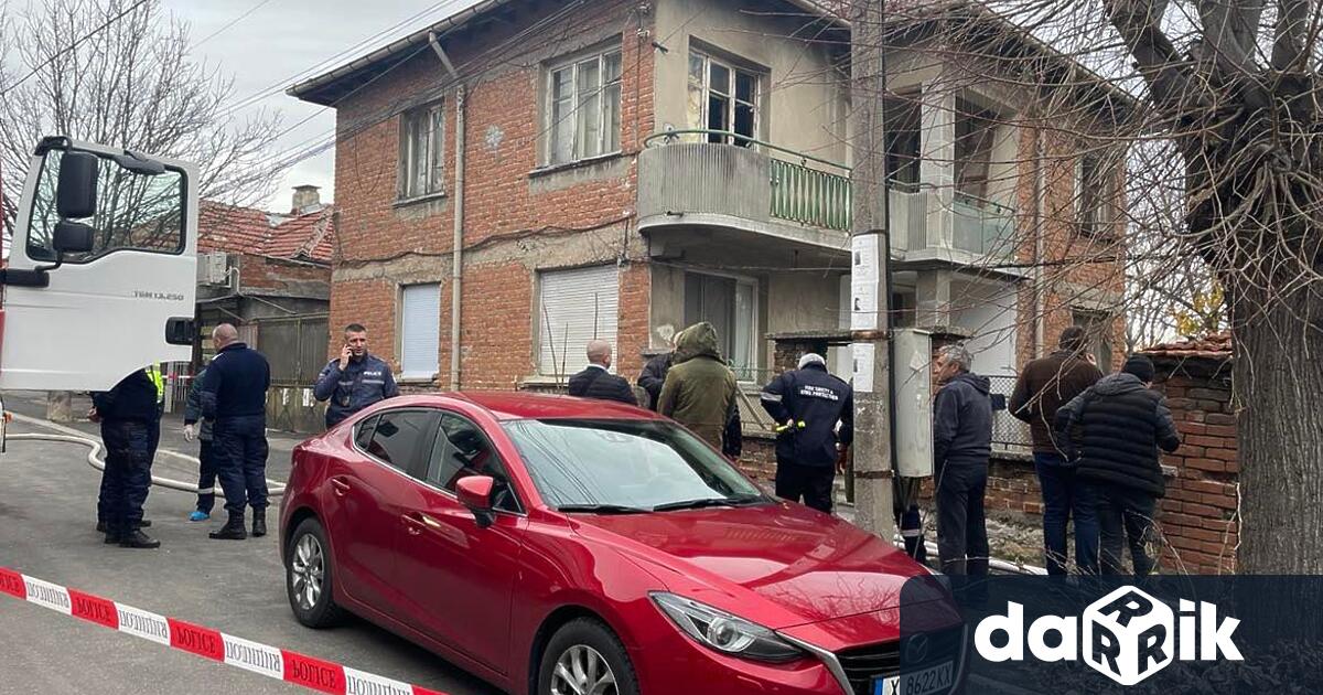 49-годишен мъж е загинал при пожар в дома си днес