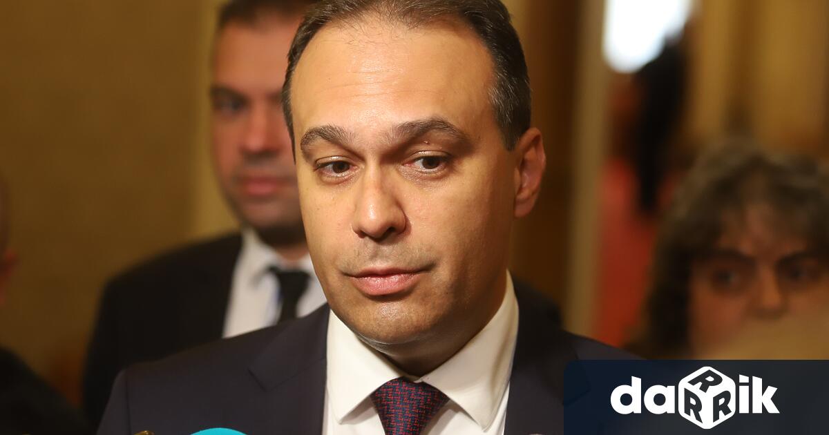 Лепенето на етикети явно се е превърнало в национален спорт.