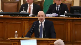 Габровски: „Българската политика изгуби шанса си да търгне по нов път“ и още от кулоарите на парламента 
