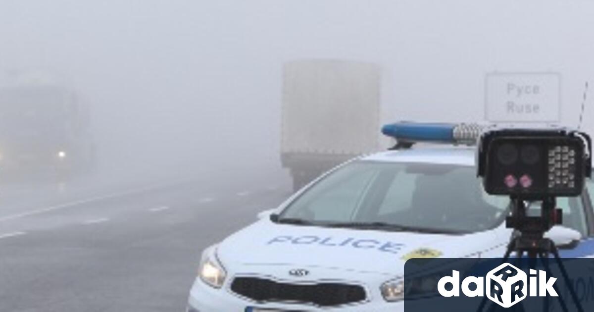 Трафикът от товарни автомобили и камиони към ГКПП Дунав мост