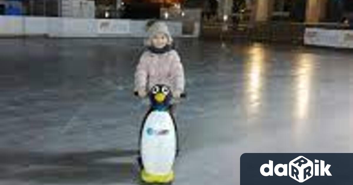 Съоръжение във формата на пингвин помага на начинаещите деца да