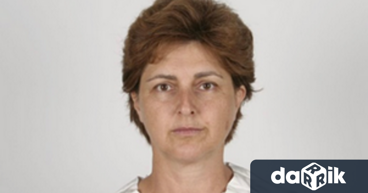 Завършила е магистратура в УНСС и СУ Климент Охридски. Притежава