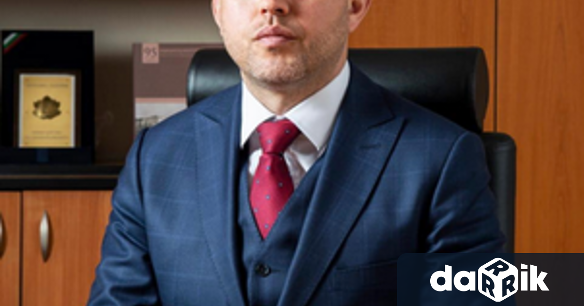 Роден е на 9 април 1979 г. в град Карлово.