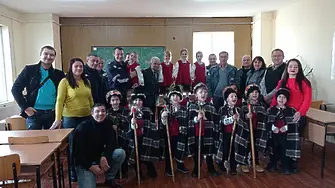 Коледарчета гостуваха на силистренските пожарникари