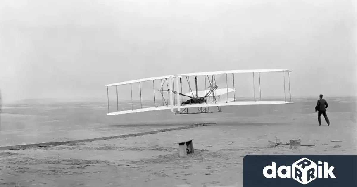 Снимка: 17 декември - първият полет на братя Райт с моторен летателен апарат