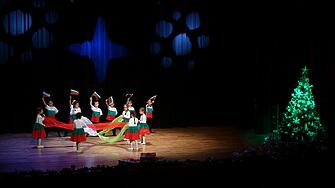 Детските градини в Сливен се представиха в традиционен коледен концерт