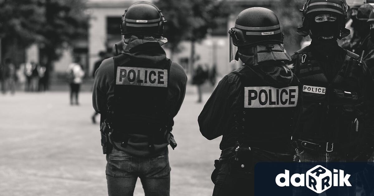 Осем турски полицаи бяха ранени при взрив на кола бомба