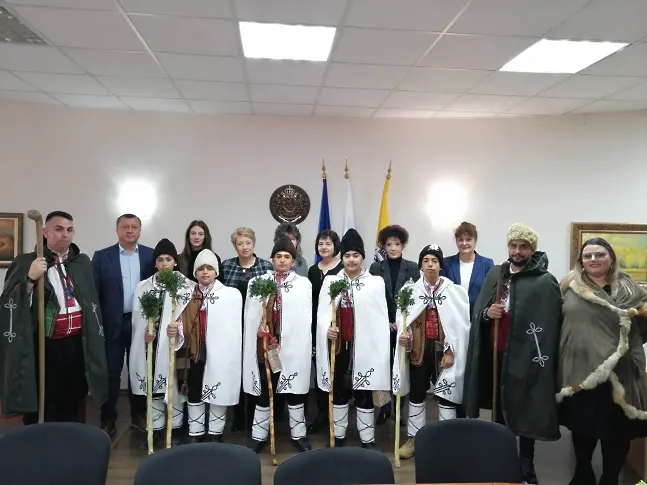 Коледари благопожелаха за здраве в община Павликени