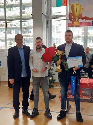 Валентин Крумов и Рая  Сръндева  са Спортист №1 на Кюстендил 