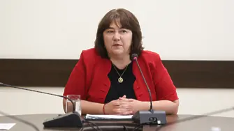 Министър Велкова: 10 лева увеличение на минималната работна заплата води до 50 млн. лв. влошаване на дефицита нетно