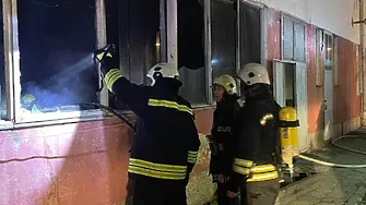 Вътрешно тяло на климатик предизвика пожар в гара Разпределителна