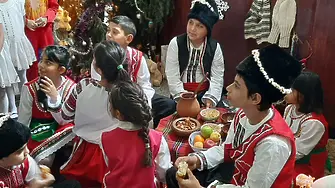 Коледа за всяко дете достигна и до децата от училището във Върбица