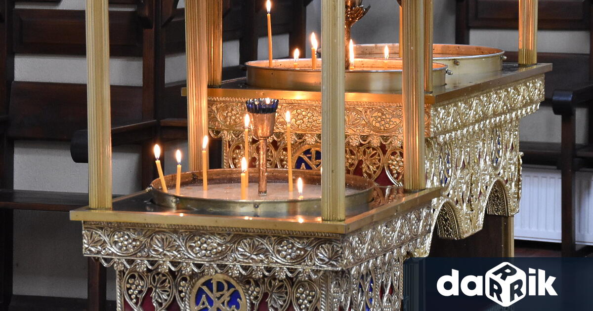 На 23 декември Българската православна църква почита Свети Наум, книжовник,