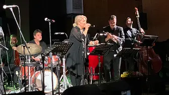 Хилда Казасян и приятелите й, заедно с Плевенска филхармония поднесоха концерта „Обичам те, Плевен“/ВИДЕО/