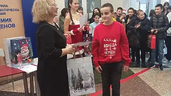 Математическата гимназия във Враца награди най-добрите в конкурс за Коледна украса