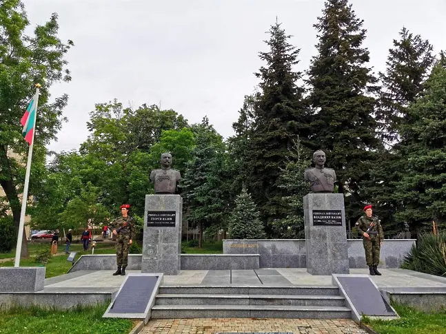 С военен ритуал в Сопот отбелязват 163 години от рождението на генерал Георги Вазов