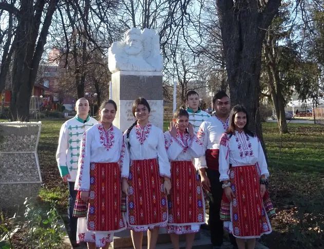 В град Левски почетоха 175-та годишнина от рождението на Христо Ботев