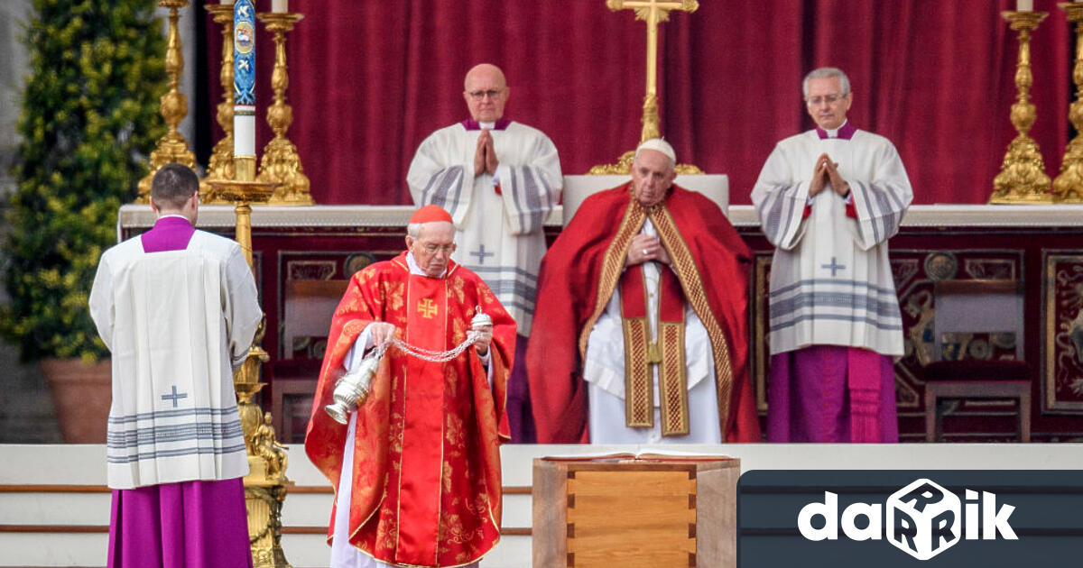 Светът се сбогува днес 5 януари с почетния папа Бенедикт