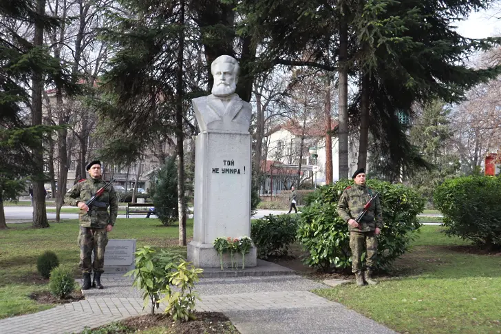 Пловдив чества 175-тата годишнина от рождението на Христо Ботев