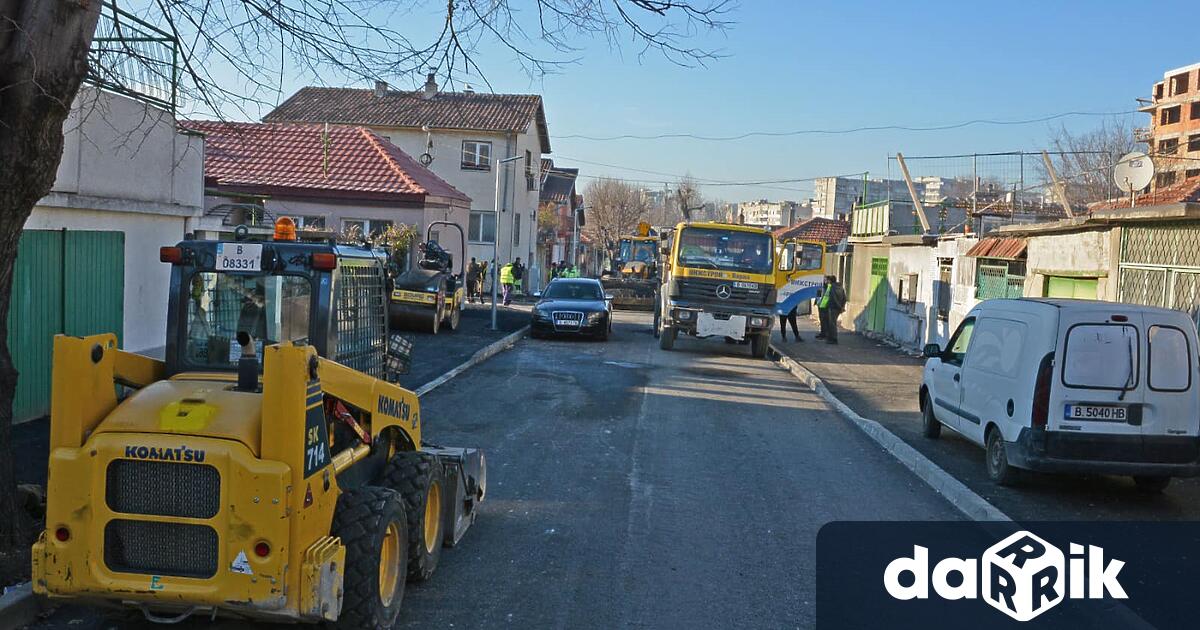 Продължават ремонтите на по малките улици в кварталите съобщават от дирекция