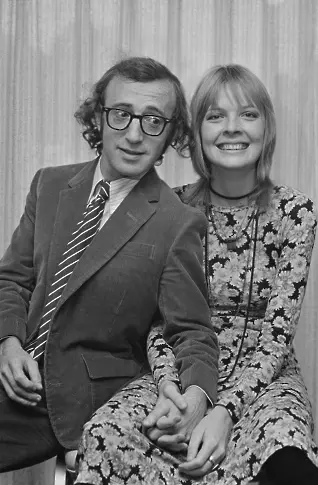 Уди Алън и Даян Кийтън, били са гаджета по онова време, в Лондон, 1970 г. 