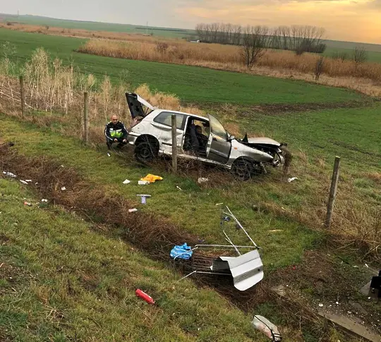Два автомобила изхвърчаха на км 356 от автомагистрала „Тракия“, опустошиха оградната мрежа