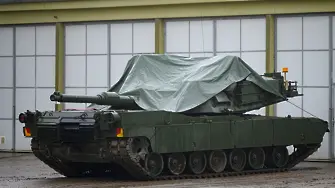 „Убийците на танкове“. Американски бойни машини минават през България на път за Украйна (видео)