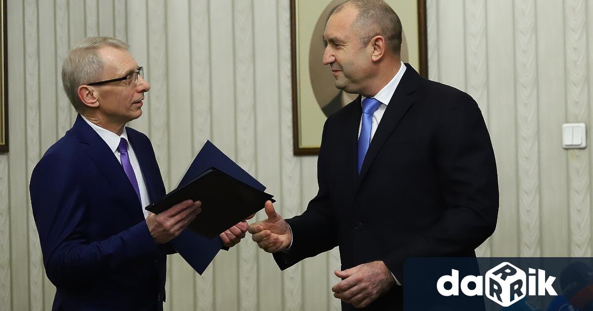 От Продължаваме промяната върнаха неизпълнен втория мандат на президента Румен