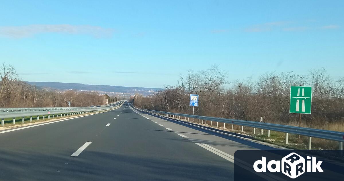 Движението по автомагистрала Хемус в посока Варна е временно ограничено.