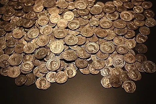Предаваме на Турция 3 000 антични монети, конфискувани от контрабандист