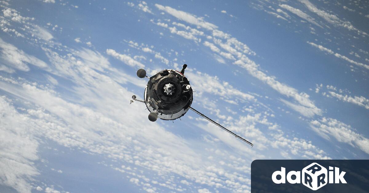 Стар сателит на НАСА се завърна на Земята след 38