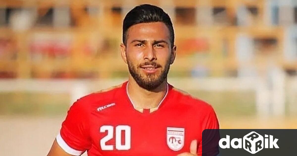 Иранският футболист Амир Наср-Азадани беше осъден на 16 години затвор