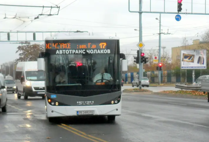 Временно променят маршрута на автобусна линия 17 в района  на Гребната база