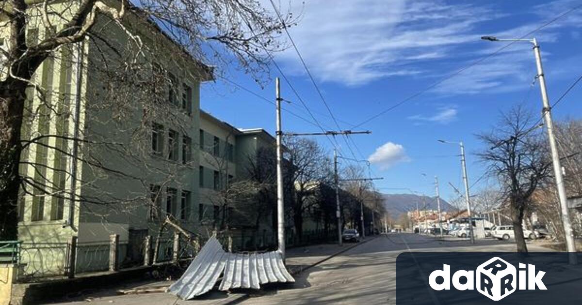 Ограничено е движението по ул. “Околчицавъв Враца, съобщиха от общинската
