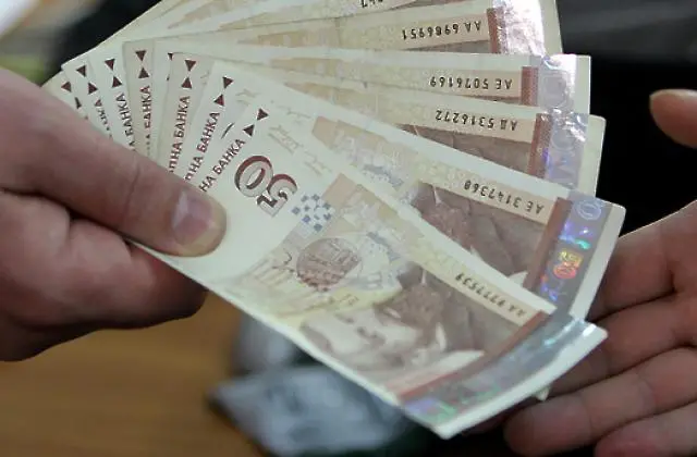 Полицията откри крадци на дебитни карти, които  изтеглили пари от тях