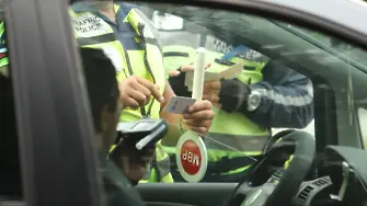 Полицаи отказаха 10 000 евро подкуп от дрогиран шофьор
