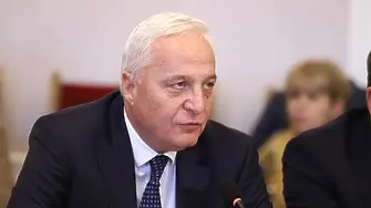 Парламентът освободи председателя на Сметната палата Цветан Цветков