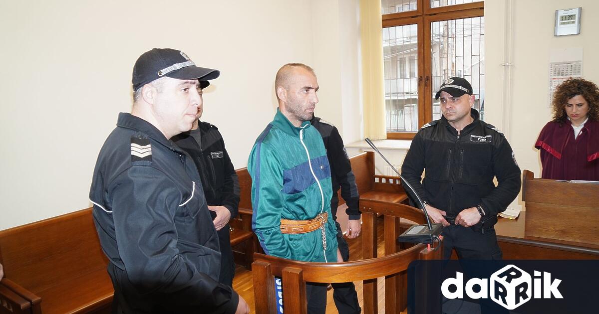 Хасковският окръжен съд остави в ареста 30 годишният Александър Александров обвинен