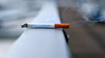 Разследват изгаряния от цигара по лицето на малко дете