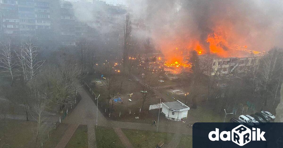 Хеликоптер на украинските въоръжени силисе разбии експлодира близо додетска градинав