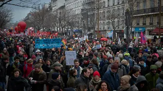 Над 1 милион души протестираха срещу пенсионните реформи във Франция