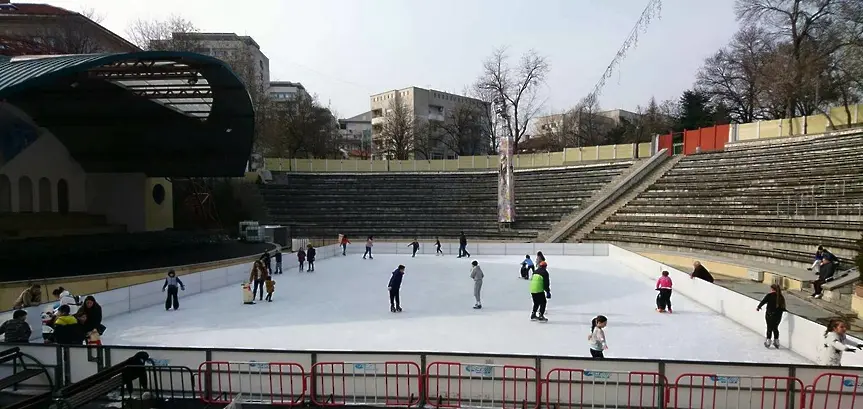 Затвориха ледената пързалка в Хасково