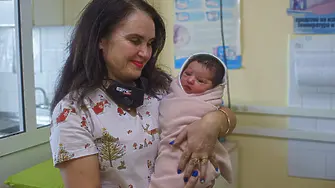 84 семейства са подпомогнати финансово от Община Мездра през 2022 г. при раждането на дете