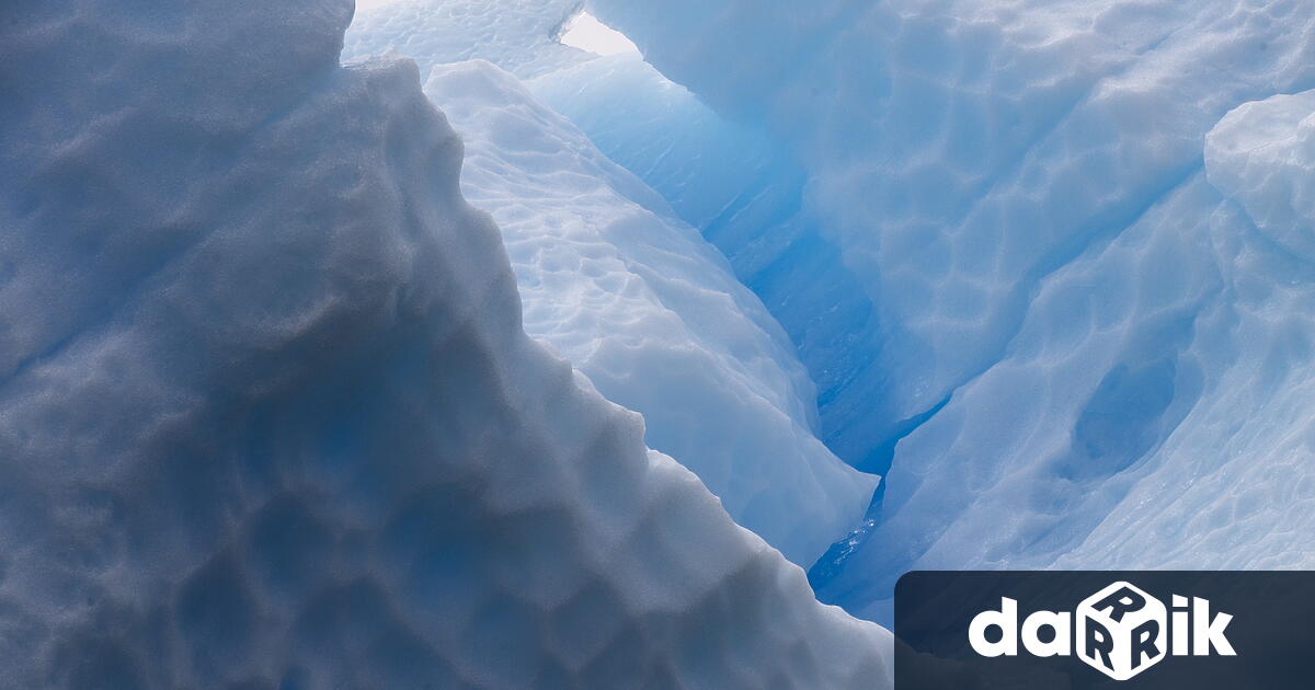 Голям айсберг се е откъснал от Антарктида съобщи Британската антарктическа