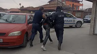Десетима задържани при мащабна акция на полицията в Кумлука 