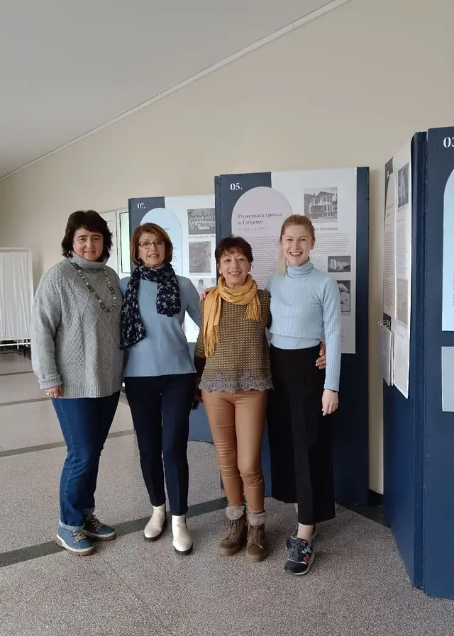 Изложба „Тоновете на живота“ – за историята на родилната грижа в Габрово